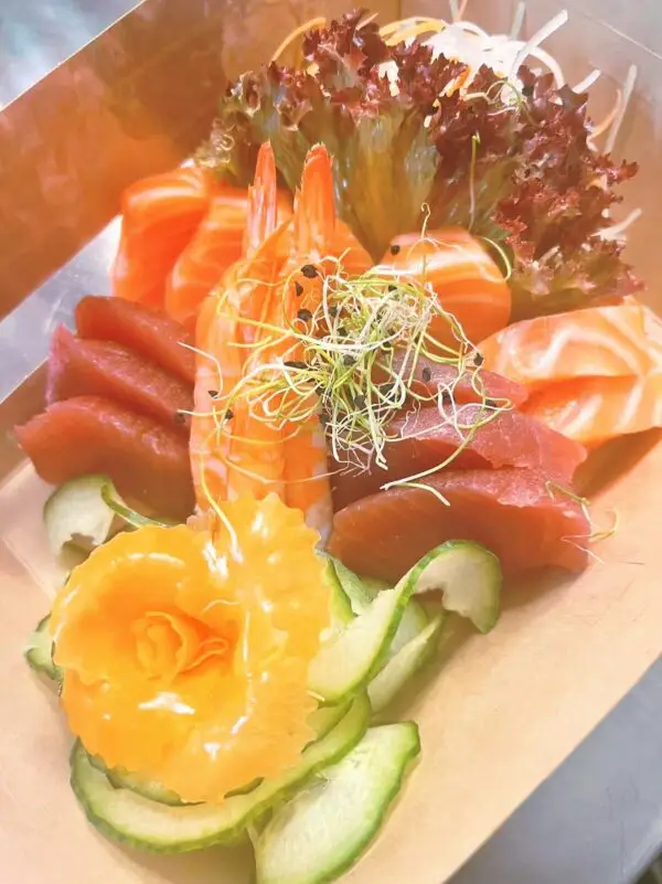 Sashimi Combo外卖 100 Sashimi (2 Stück)