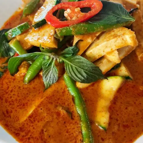 083 Rotes Thai-Curry mit Tofu🌱, 🌶