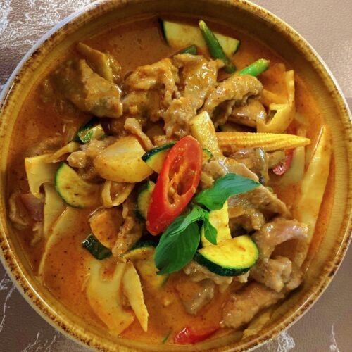 043 Rotes Thai-Curry mit Rindfleisch🌶
