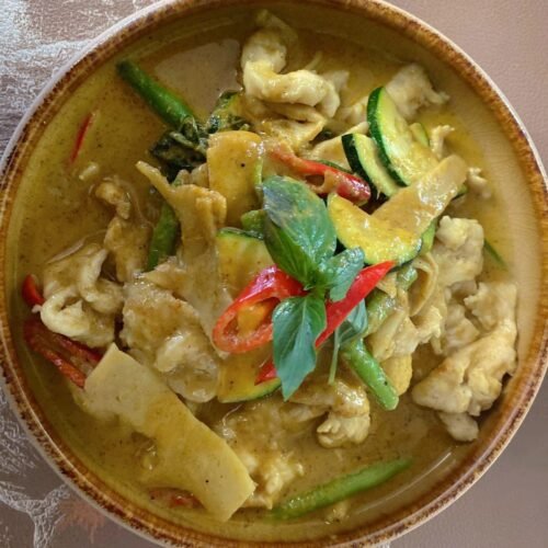 034 Grünes Thai-Curry mit Poulet