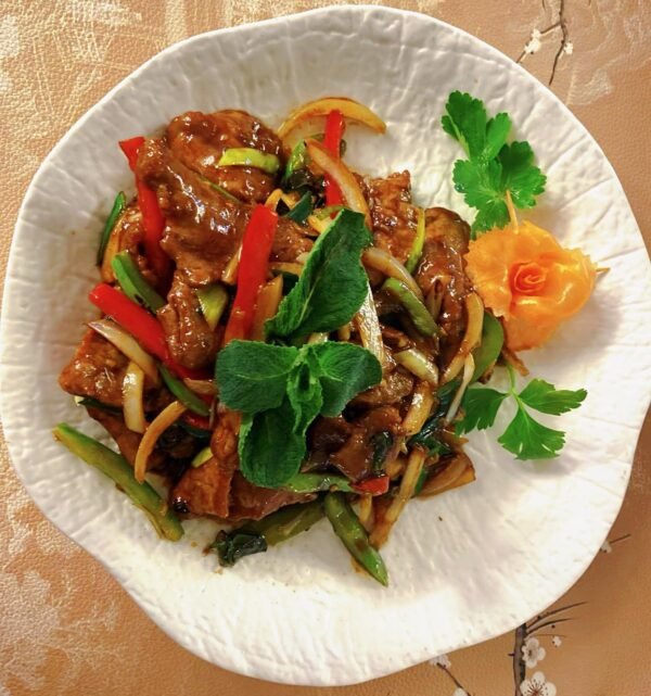 罗勒炒牛肉 047 Gebratenes Rindfleisch mit Thai-Basilikum 🌶 🌶,👍