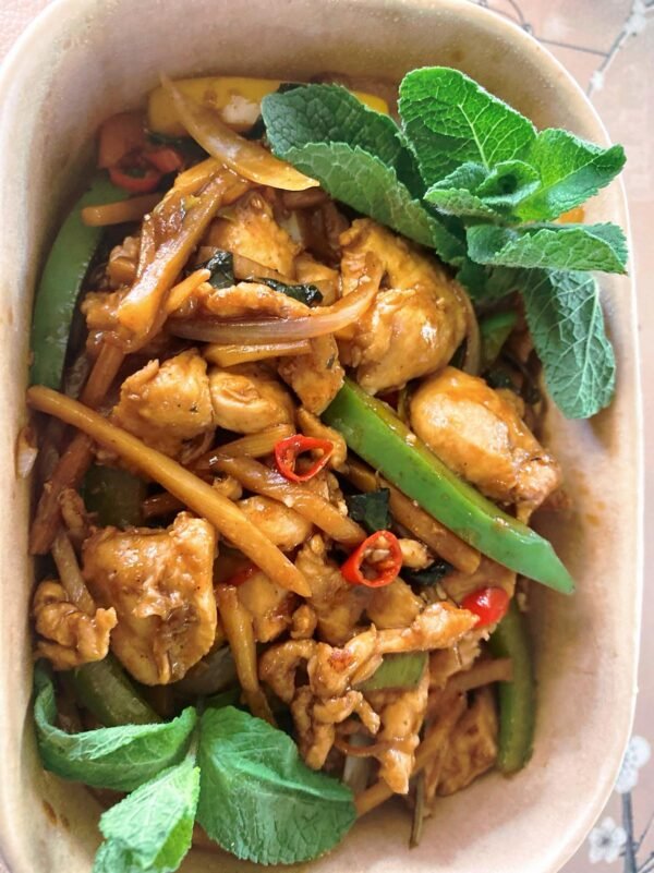罗勒炒鸡肉 036 Gebratenes Poulet mit Thai-Basilikum 🌶🌶,👍