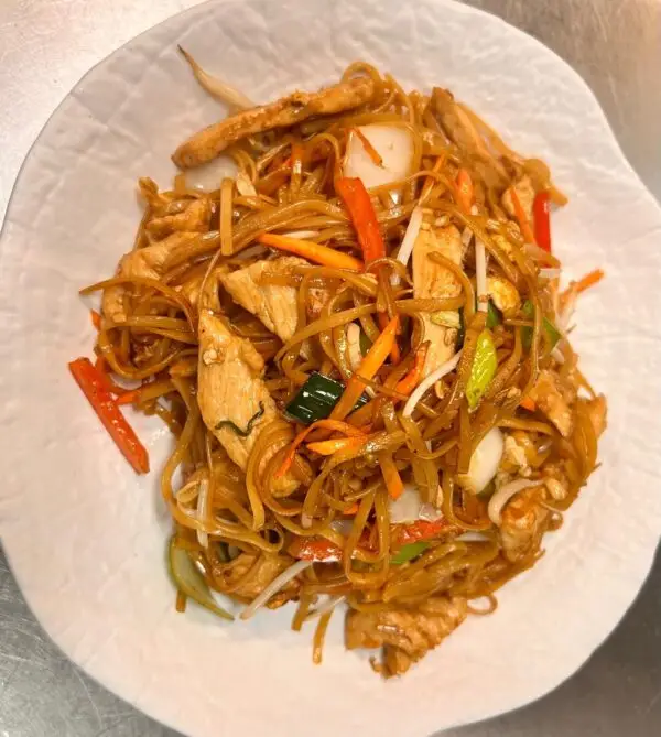 鸡肉炒面 091 Gebratene Nudeln