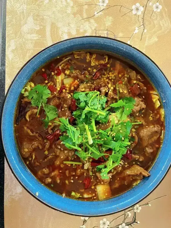 ZC4 Scharfes Rindfleisch im Sud