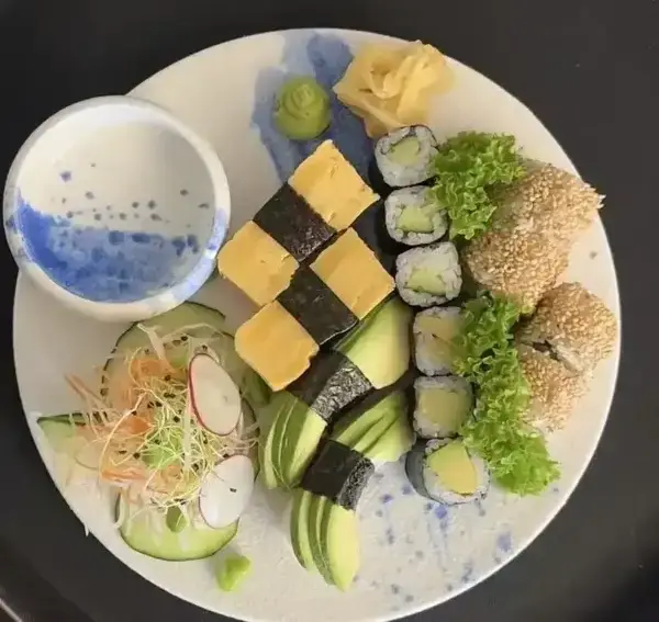 TC1 Veggie Sushi Platter