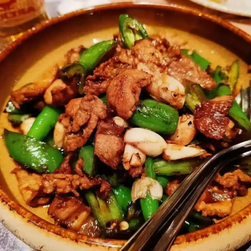 Hunan-Style gebratenes Schweinefleisch